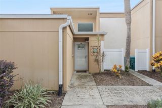 1051 S HIGHLAND STREET 6A, Mount Dora, FL 32757