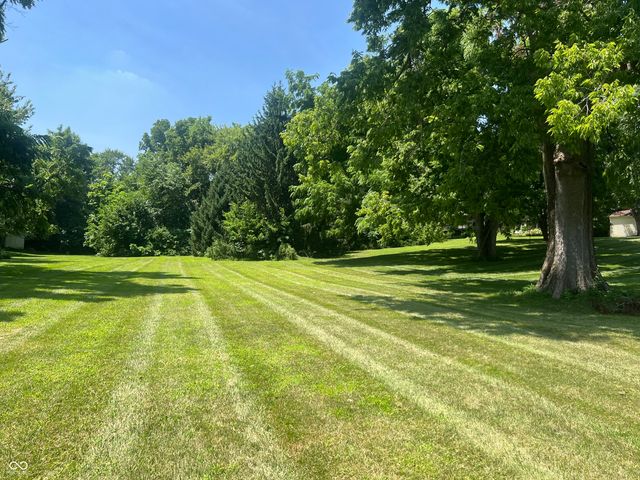 11327 Lakeshore Drive W, Carmel, IN 46033