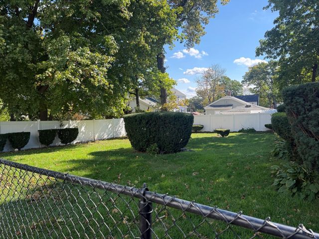 10 Autumn St, Braintree, MA 02184