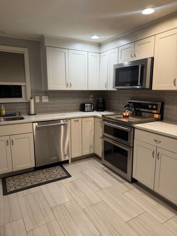 10 Autumn St, Braintree, MA 02184