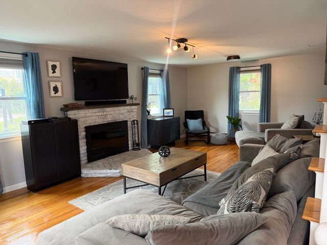 10 Autumn St, Braintree, MA 02184