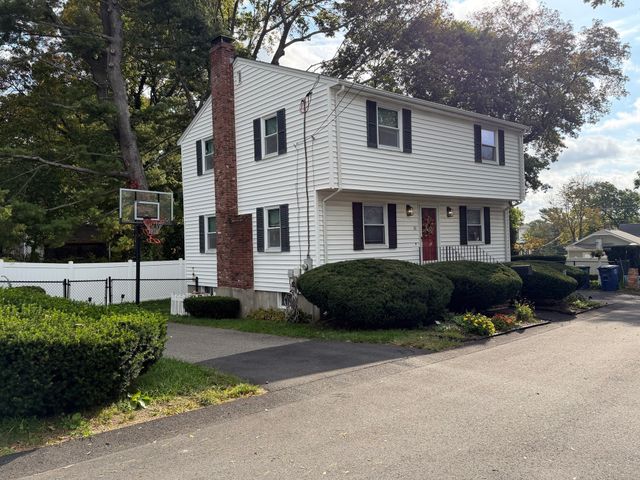 10 Autumn St, Braintree, MA 02184