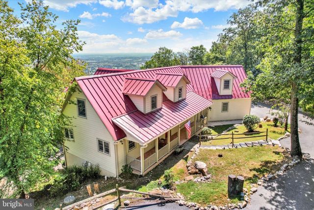 1060 KUHN RD, Boiling Springs, PA 17007