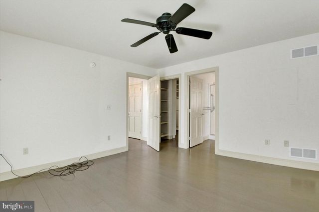 1060 KUHN RD, Boiling Springs, PA 17007