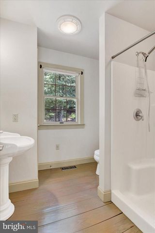 1060 KUHN RD, Boiling Springs, PA 17007