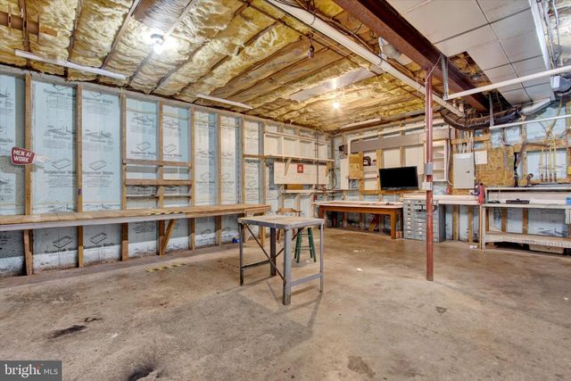 1060 KUHN RD, Boiling Springs, PA 17007