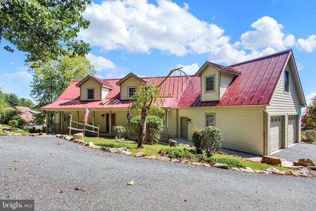 1060 KUHN RD, Boiling Springs, PA 17007