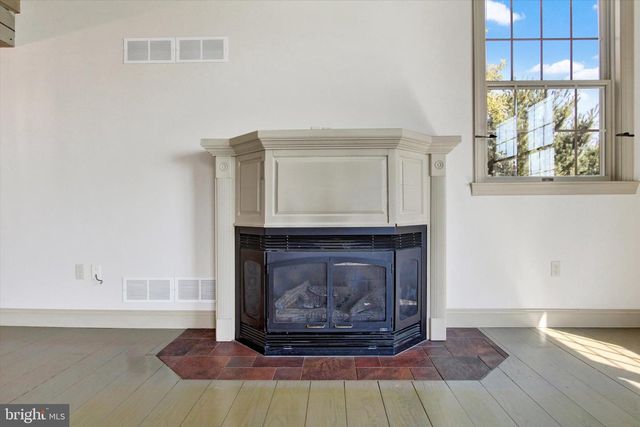 1060 KUHN RD, Boiling Springs, PA 17007