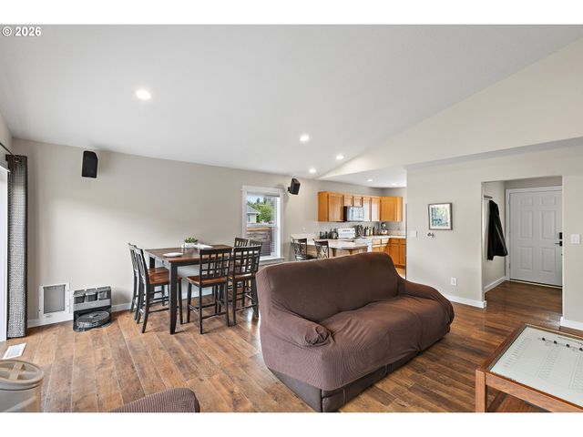 707 ASH St, Dayton, OR 97114