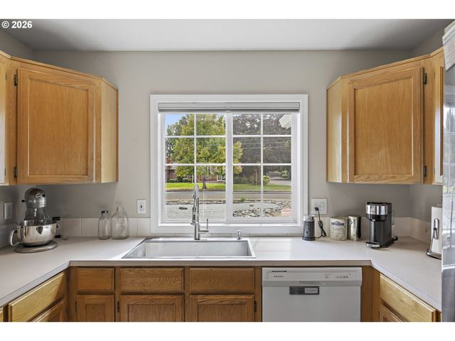 707 ASH St, Dayton, OR 97114