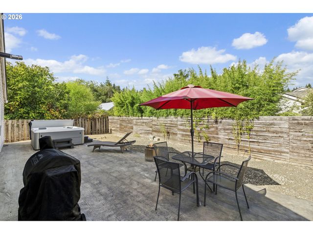 707 ASH St, Dayton, OR 97114