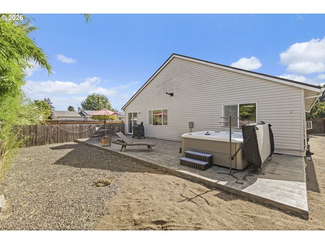 707 ASH St, Dayton, OR 97114