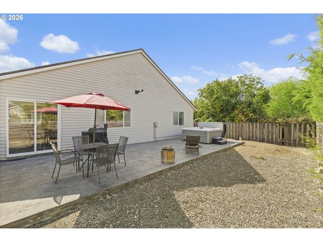 707 ASH St, Dayton, OR 97114