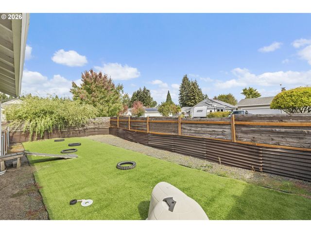 707 ASH St, Dayton, OR 97114