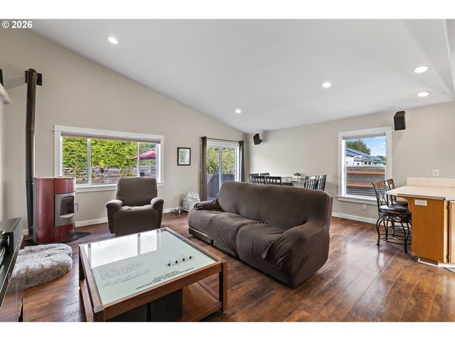 707 ASH St, Dayton, OR 97114