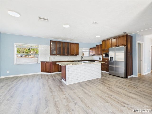 2 N Melbourne Street, Beverly Hills, FL 34465