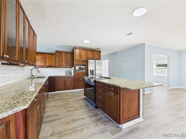 2 N Melbourne Street, Beverly Hills, FL 34465