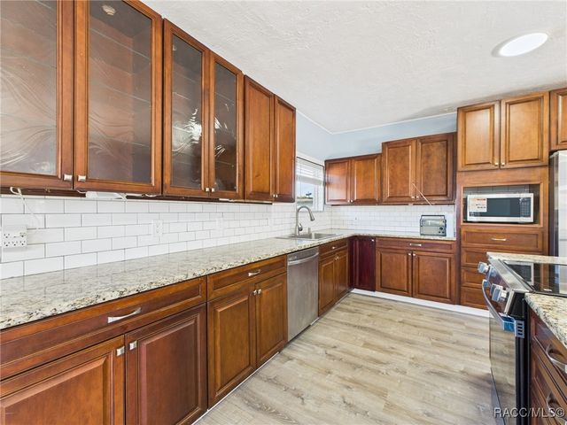 2 N Melbourne Street, Beverly Hills, FL 34465