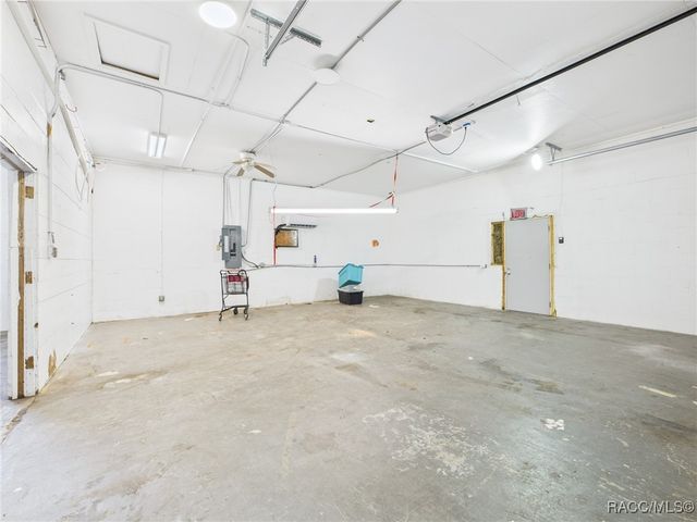 2 N Melbourne Street, Beverly Hills, FL 34465