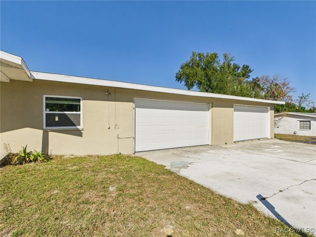 2 N Melbourne Street, Beverly Hills, FL 34465