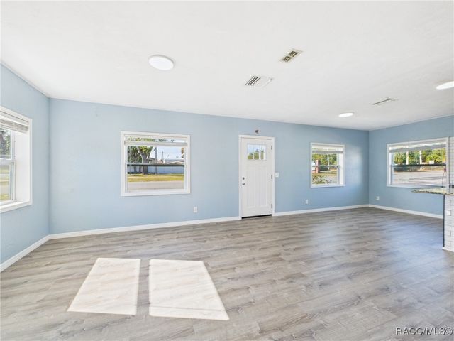 2 N Melbourne Street, Beverly Hills, FL 34465