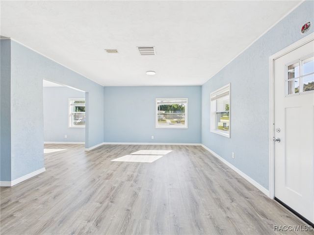 2 N Melbourne Street, Beverly Hills, FL 34465