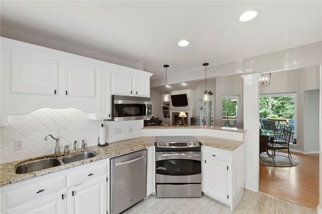 7 Brixham Lane, Bella Vista, AR 72714