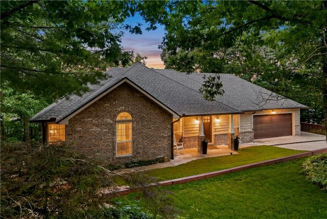 7 Brixham Lane, Bella Vista, AR 72714