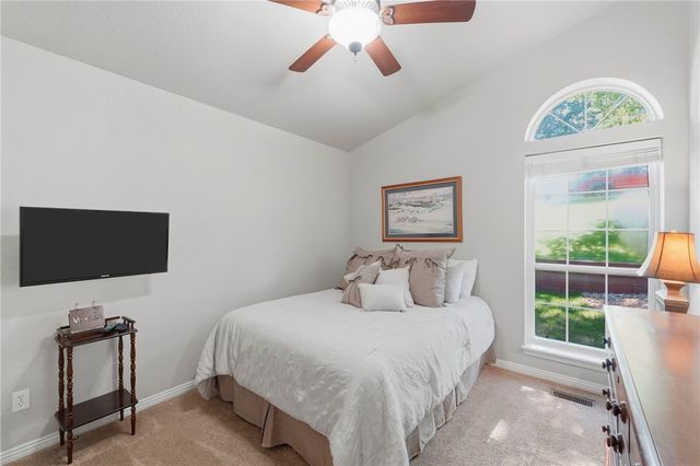 7 Brixham Lane, Bella Vista, AR 72714