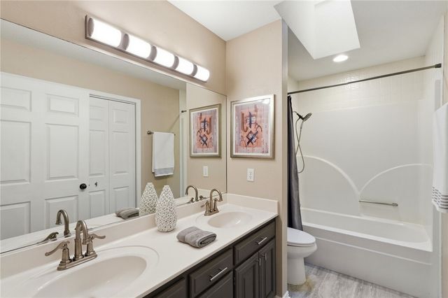 7 Brixham Lane, Bella Vista, AR 72714