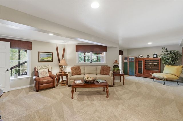 7 Brixham Lane, Bella Vista, AR 72714