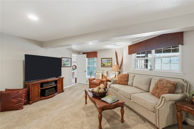 7 Brixham Lane, Bella Vista, AR 72714