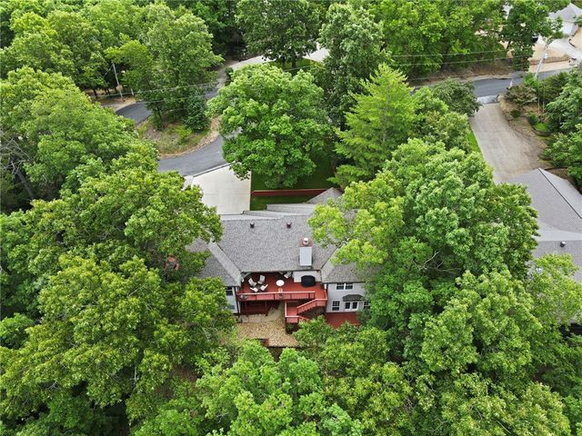 7 Brixham Lane, Bella Vista, AR 72714