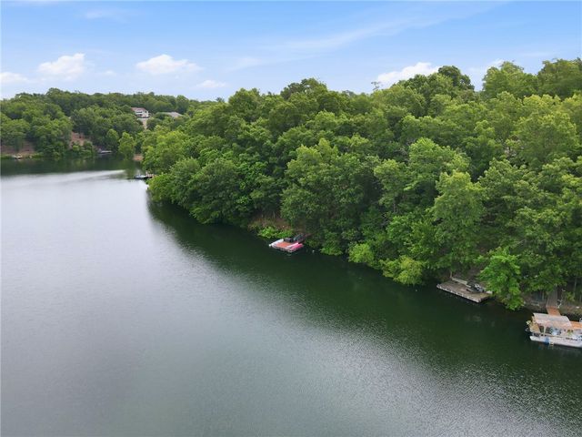 7 Brixham Lane, Bella Vista, AR 72714