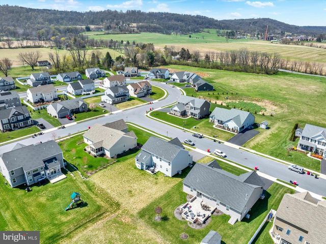 436 W GLEN TILT AVE, Wernersville, PA 19565