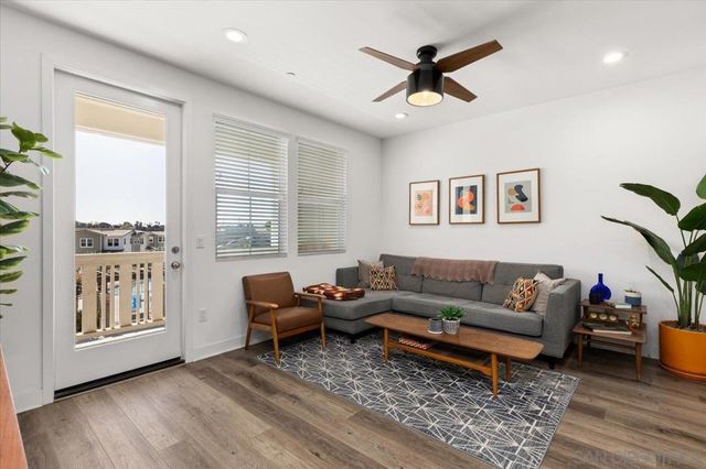 1107 Hibiscus Way, Oceanside, CA 92054