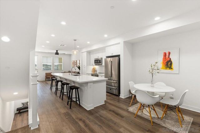 1107 Hibiscus Way, Oceanside, CA 92054
