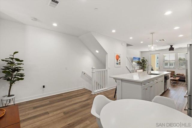 1107 Hibiscus Way, Oceanside, CA 92054