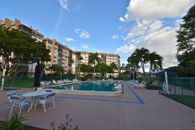 1100 Saint Charles Pl 620, Pembroke Pines, FL 33026