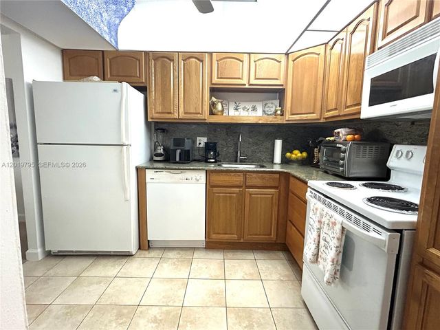 1100 Saint Charles Pl 620, Pembroke Pines, FL 33026