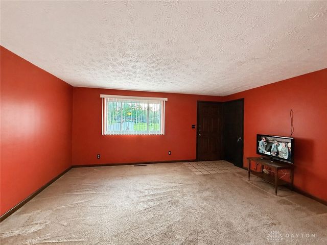 634 Cherry Blossom Drive, West Carrollton, OH 45449