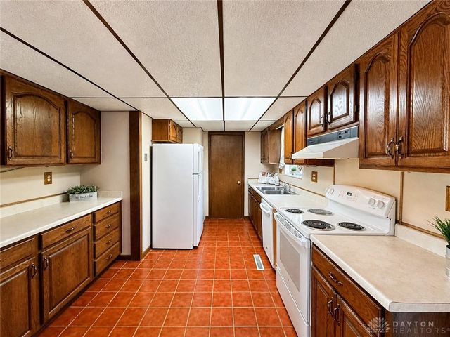 634 Cherry Blossom Drive, West Carrollton, OH 45449