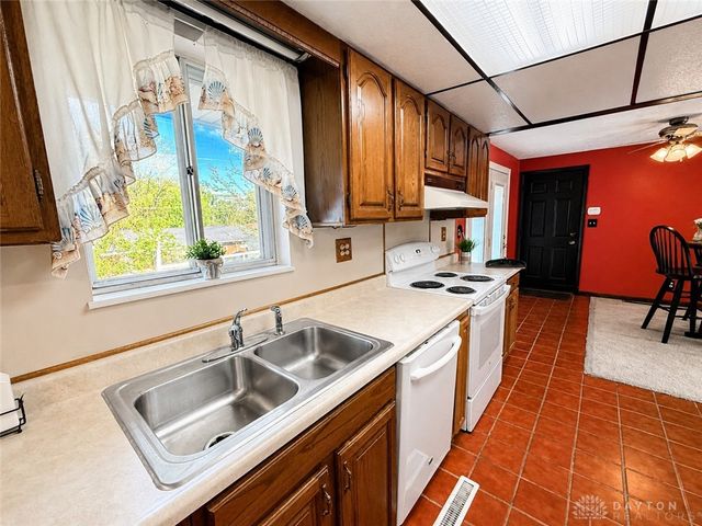 634 Cherry Blossom Drive, West Carrollton, OH 45449