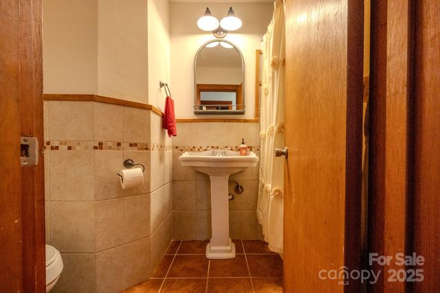 127 Reid Queen Drive, Little Switzerland, NC 28749