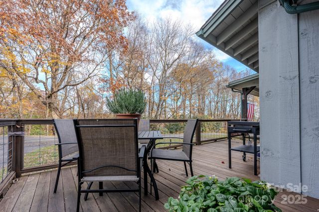 127 Reid Queen Drive, Little Switzerland, NC 28749