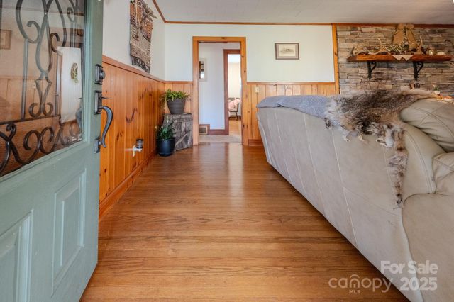 127 Reid Queen Drive, Little Switzerland, NC 28749