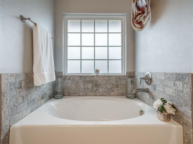 3049 NW 182nd Street, Edmond, OK 73012