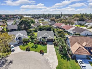 6642 Middlesex PL, Naples, FL 34104