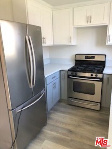 9638 S Hobart Boulevard, Los Angeles, CA 90047