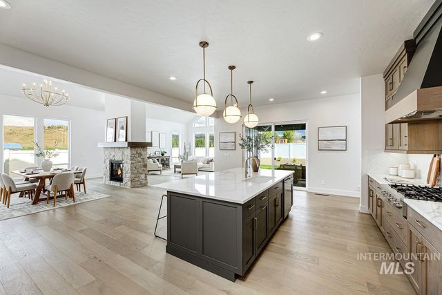 14230 N Goldfinch Ave, Boise, ID 83714